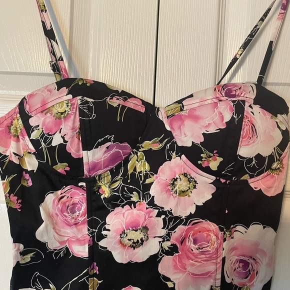 Siren Lily Bustier-Style Top - Picture 2 of 5